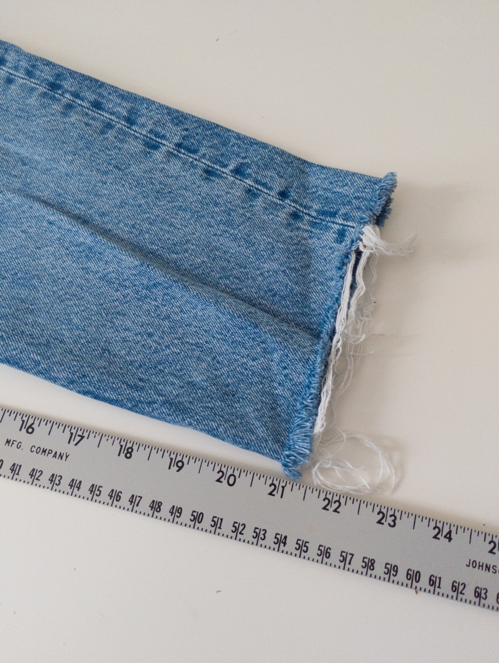 Decade Studio Alex Slim Tapered Non Stretch Denim Jeans 27 Raw Hem Cropped - Picture 9 of 11